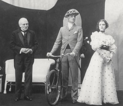 Scène uit Het belang van Ernst, door Oscar Wilde, in het Lyric Hammersmith, 7 juni 1930 door English Photographer